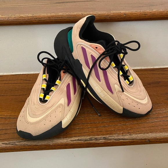 Adidas GZ9182. Sneakers Shoe Ozelia W Women’s Size 6 Athletic Running Peach Pink - Picture 2 of 10